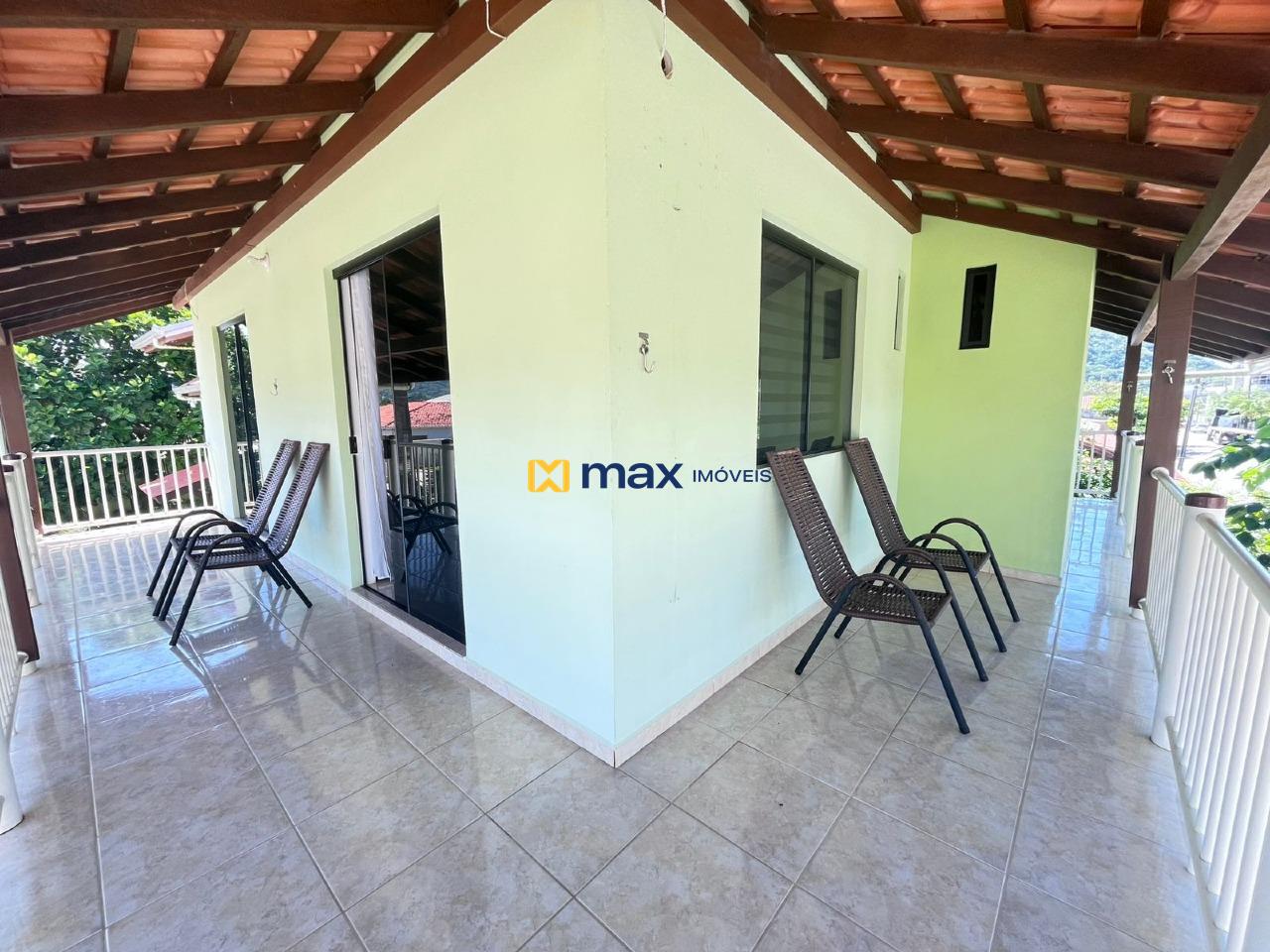 Casa para aluguel no Gravatá: Sacada dormitórios