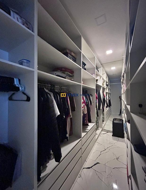 Casa para aluguel no Centro: Closet