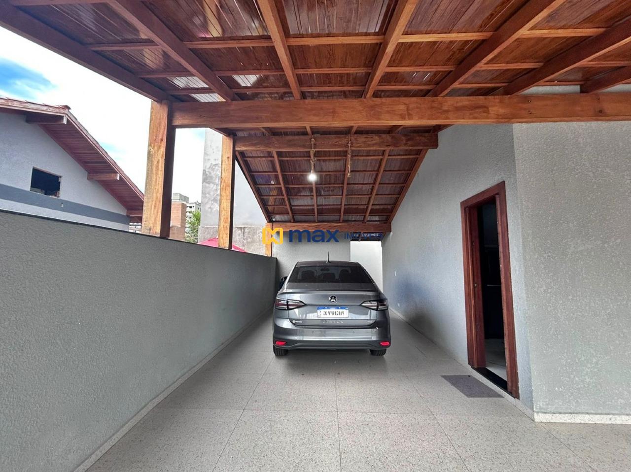 Casa para aluguel no Centro: Garagem 