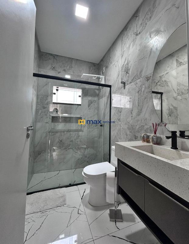 Casa para aluguel no Centro: Banheiro Social 