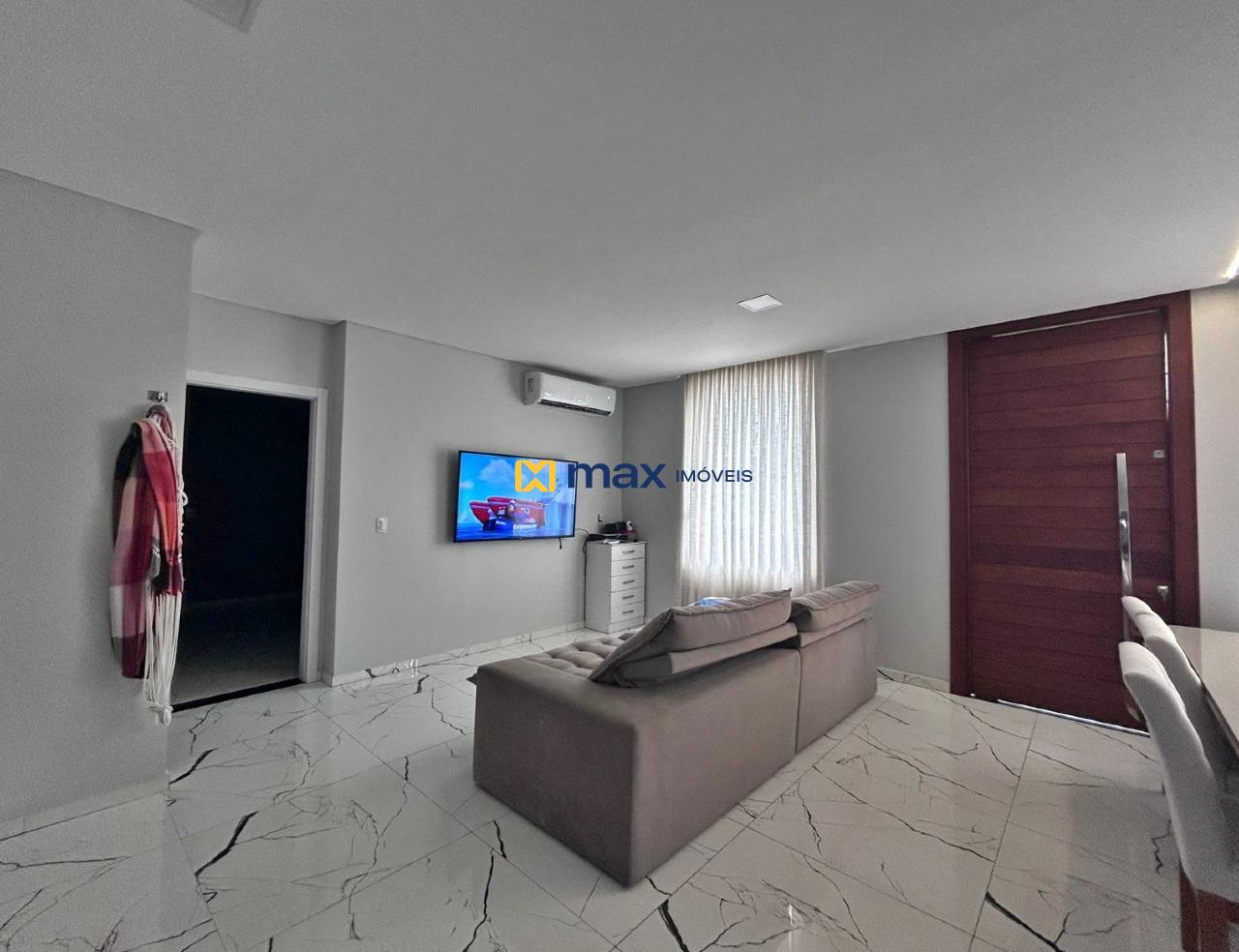 Casa para aluguel no Centro: Sala de estar e TV