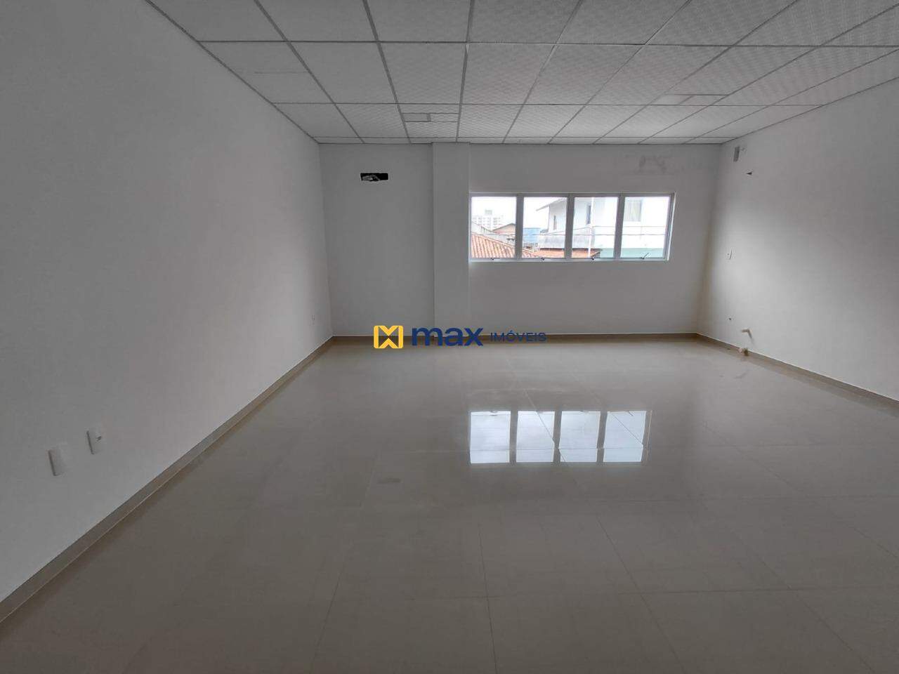 Sala para aluguel no Gravatá: