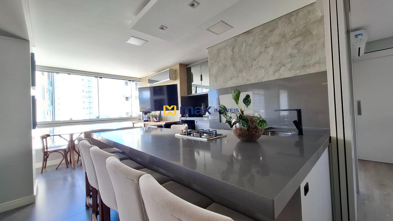 Apartamento à venda no Centro: Sacada com churrasqueira