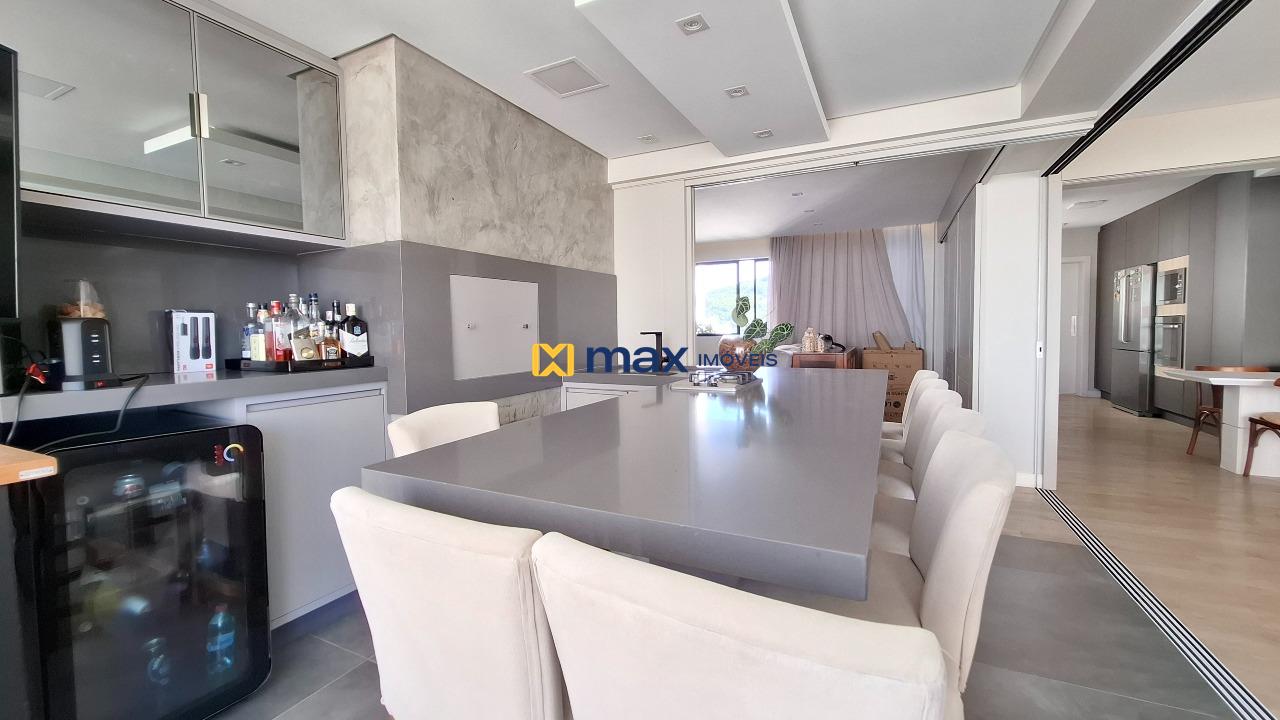 Apartamento à venda no Centro: Sacada com churrasqueira