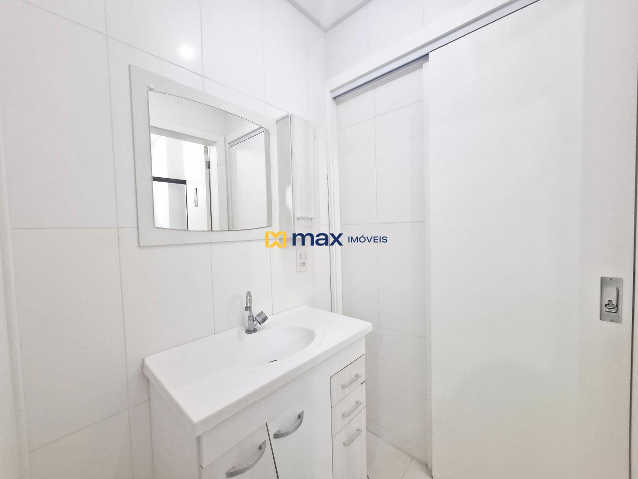 Apartamento à venda no Centro: Banheiro Demi-suíte