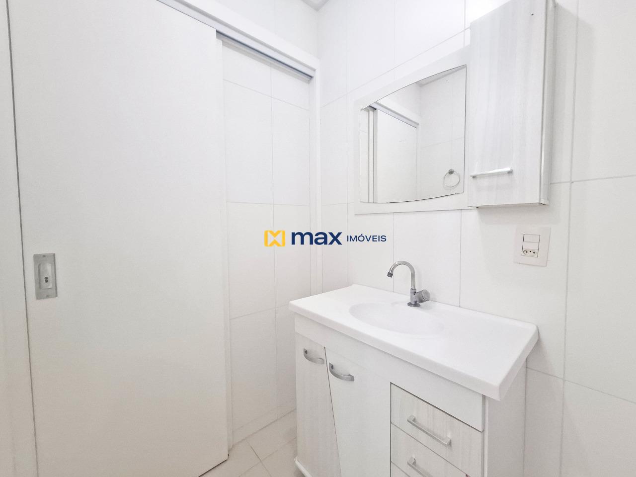 Apartamento à venda no Centro: Banheiro Demi-suíte