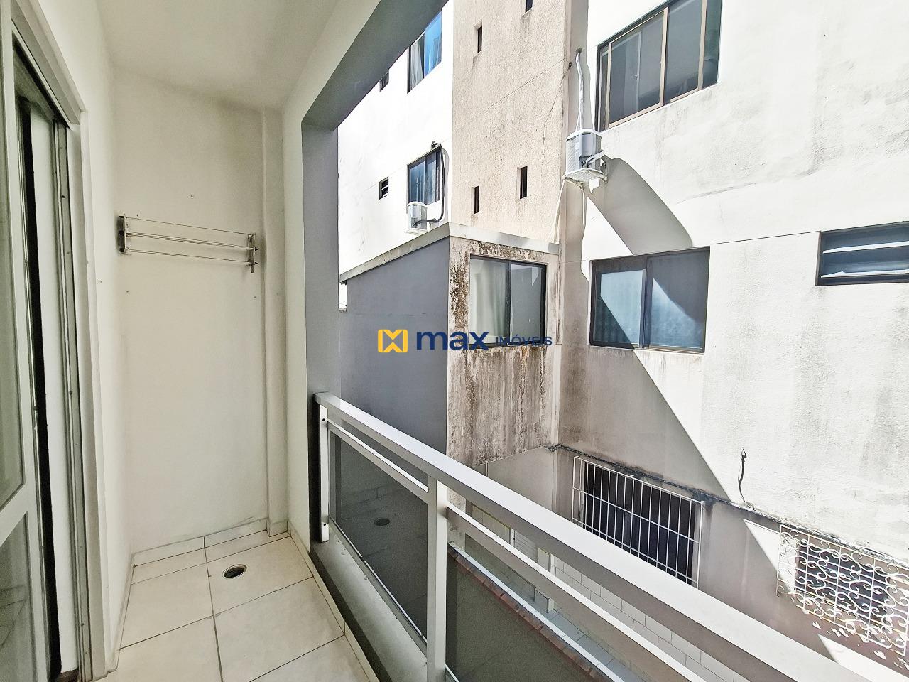 Apartamento para aluguel no Centro: Sacada