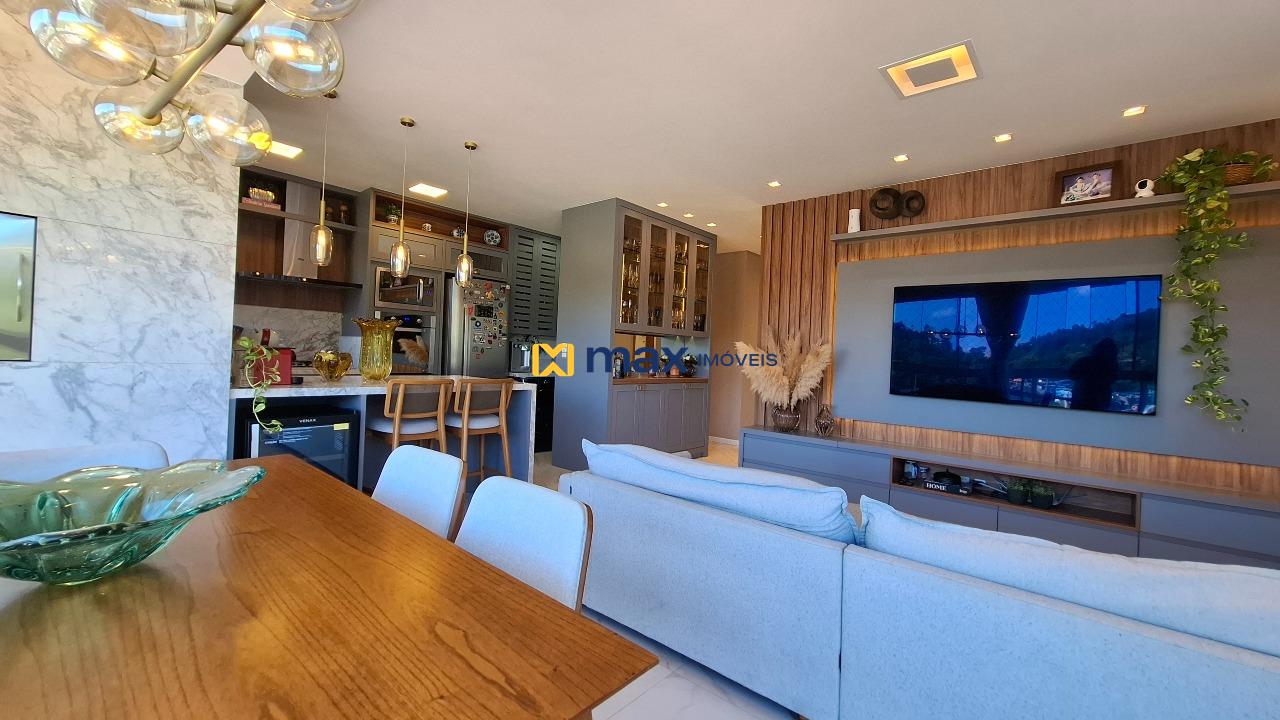 Apartamento à venda no Fazendinha: Sacada com churrasqueira