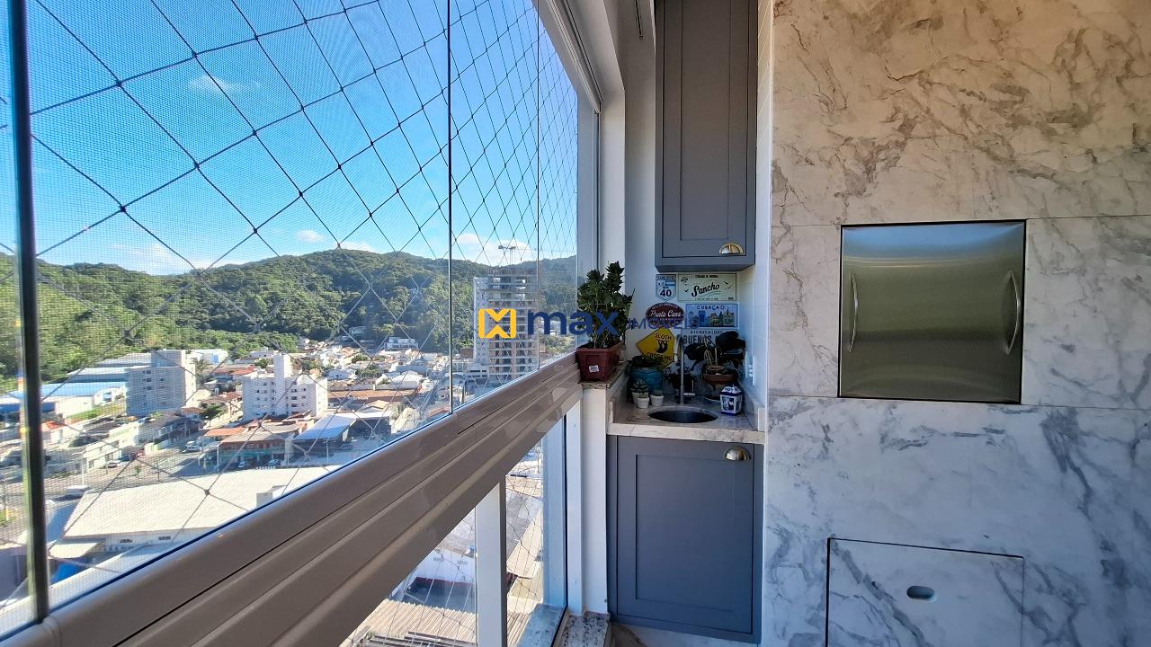 Apartamento à venda no Fazendinha: Sacada com churrasqueira