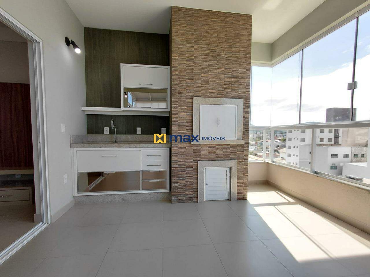 Apartamento à venda no Gravatá: Sacada com churrasqueira