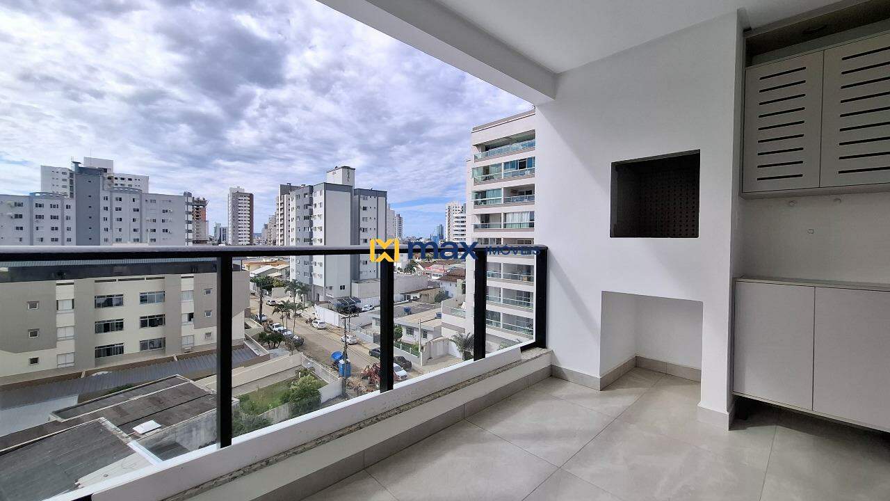 Apartamento à venda no Vila Operária: Sacada com churrasqueira