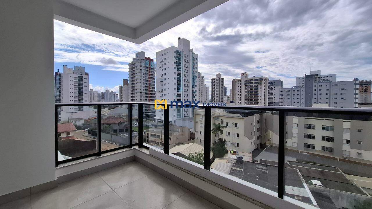 Apartamento à venda no Vila Operária: Sacada com churrasqueira