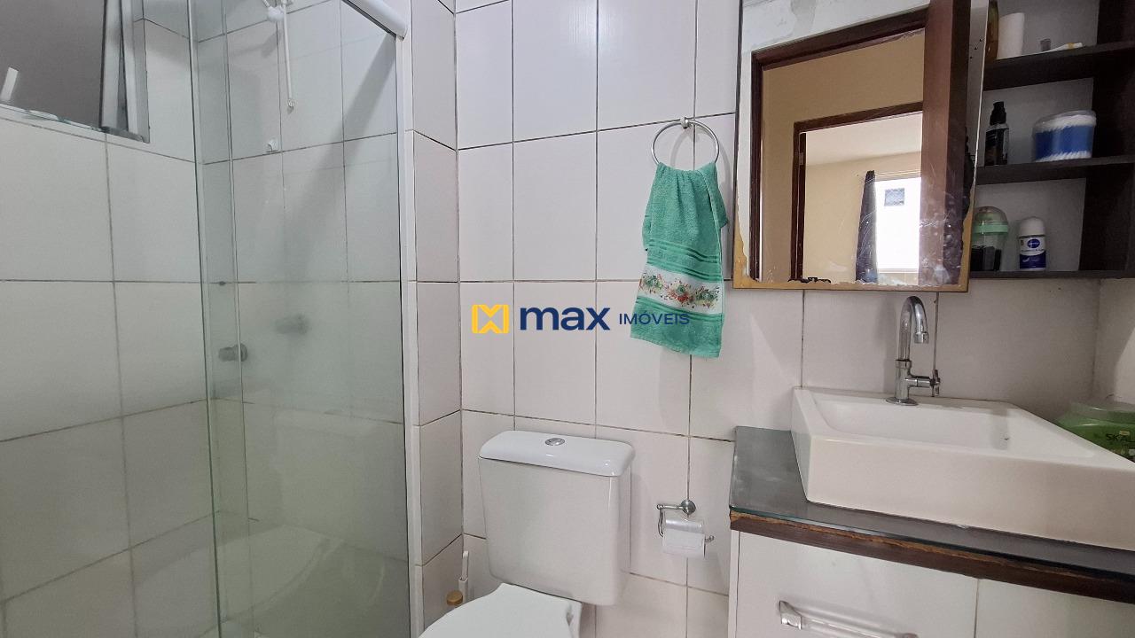 Apartamento à venda no Espinheiros: Banheiro social