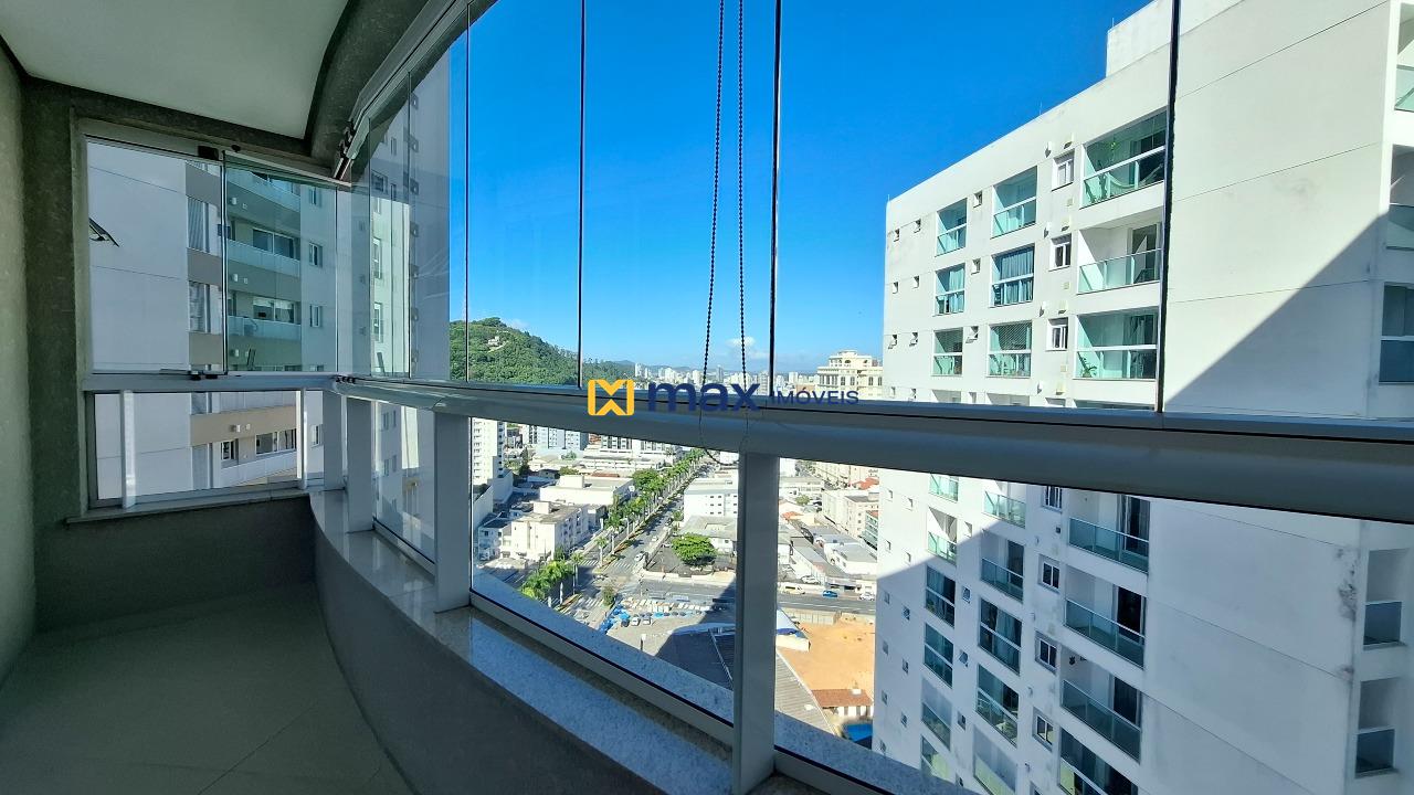 Apartamento à venda no Centro: Sacada com churrasqueira