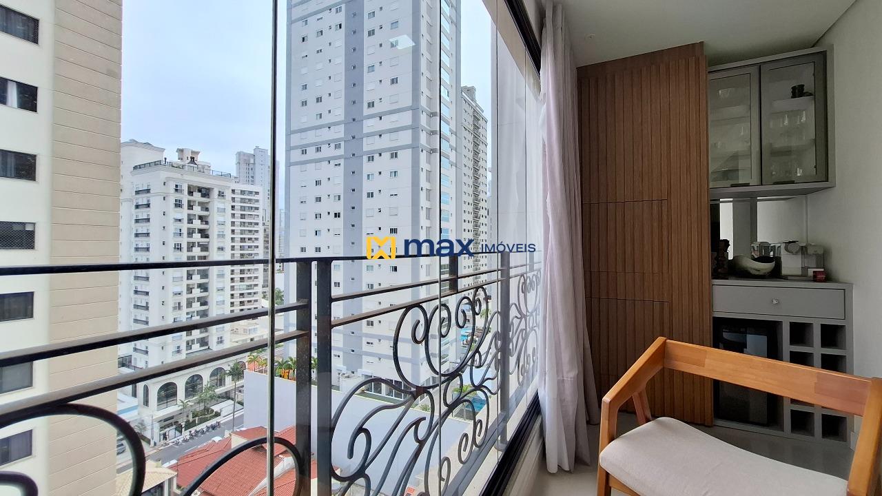 Apartamento à venda no Fazenda: Sacada com churrasqueira