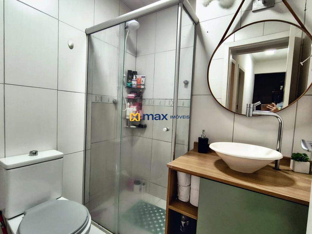 Apartamento à venda no Centro: banheiro social