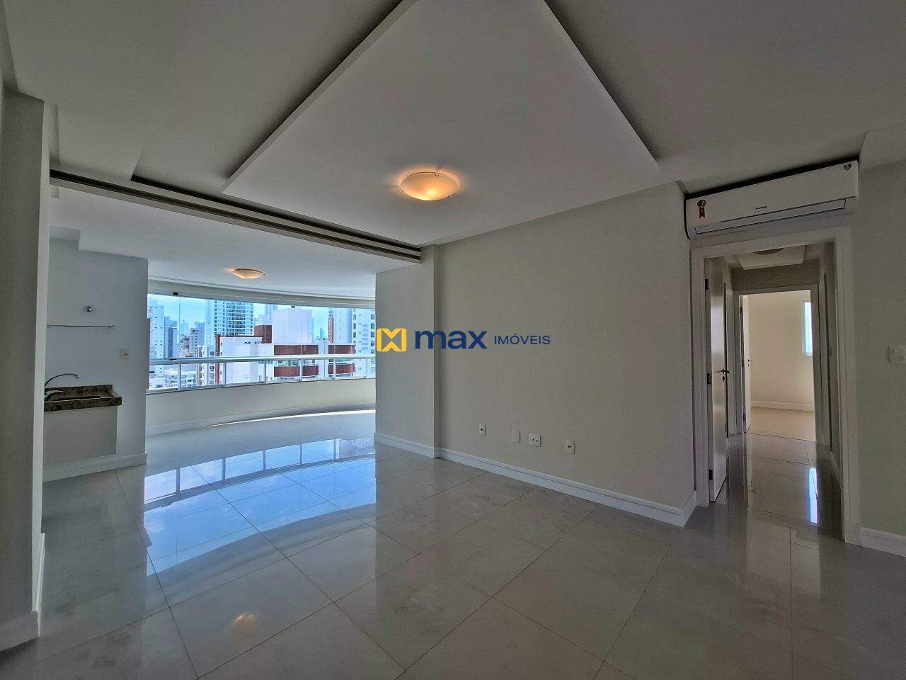 Apartamento à venda no Centro: sala de estar e jantar