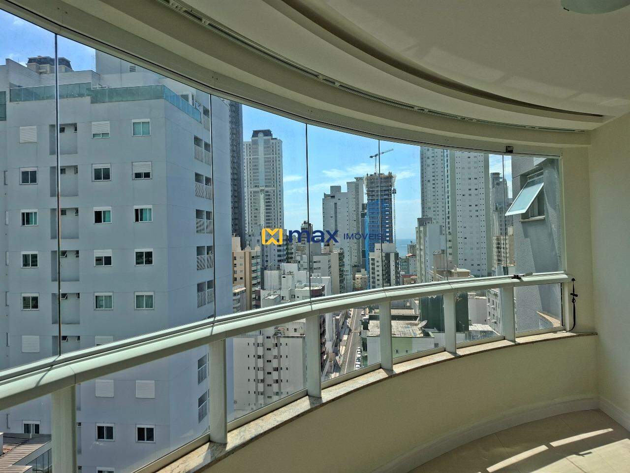 Apartamento à venda no Centro: vista sacada