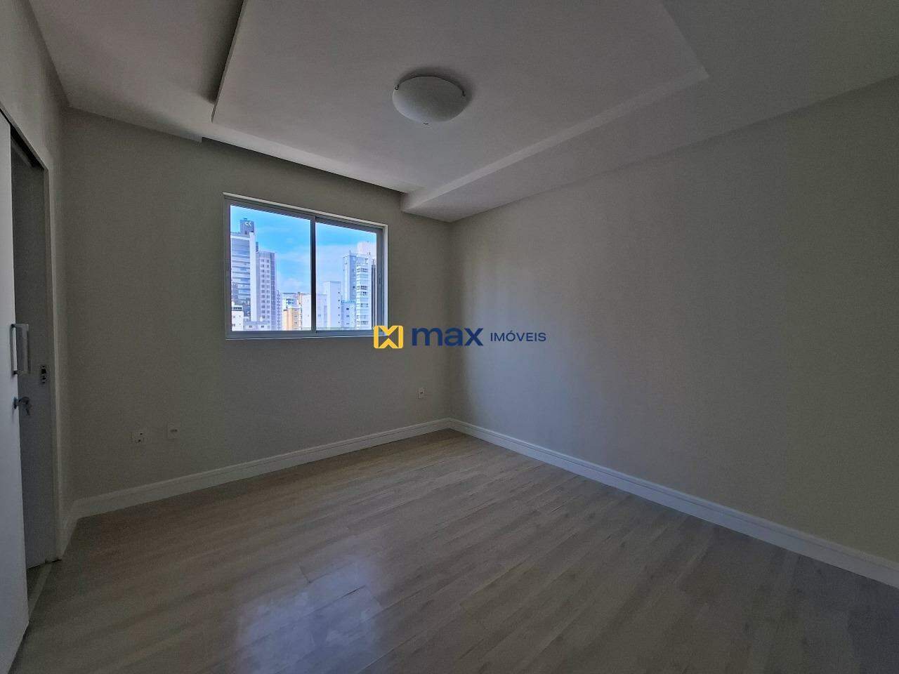 Apartamento à venda no Centro: demi suíte 1