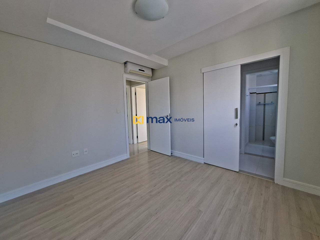 Apartamento à venda no Centro: demi suíte 2