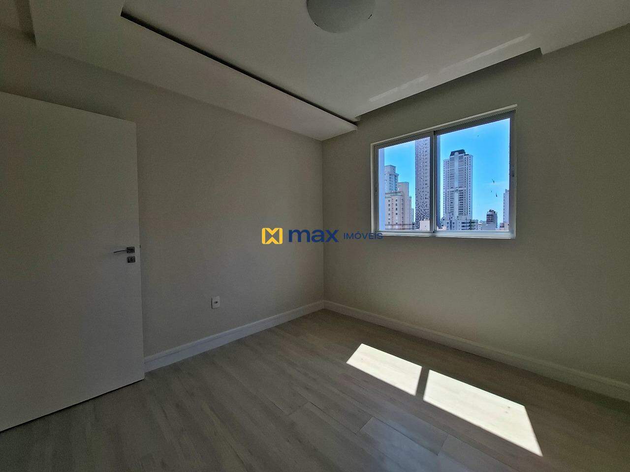 Apartamento à venda no Centro: demi suíte 1