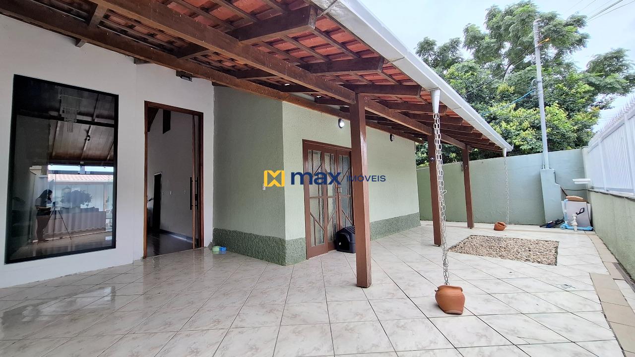 Casa à venda no Cordeiros: Área externa