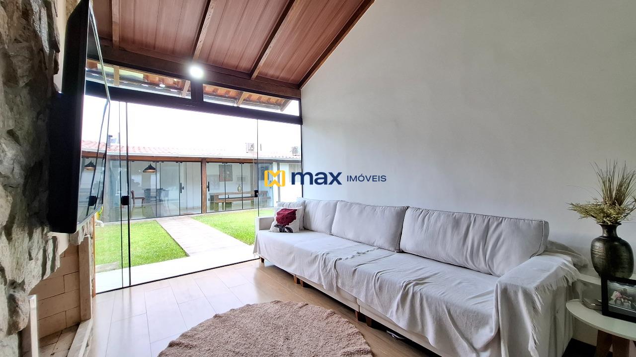 Casa à venda no Cordeiros: Living integrado