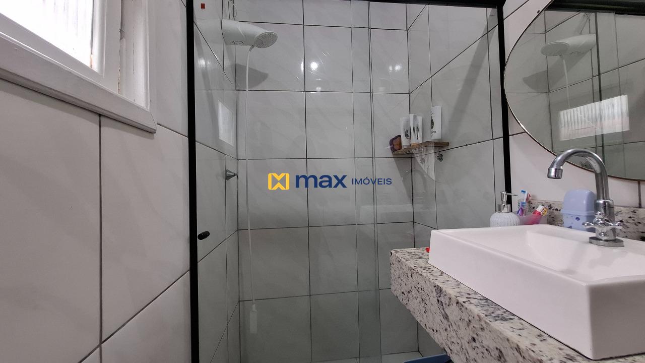 Casa à venda no Cordeiros: Banheiro social