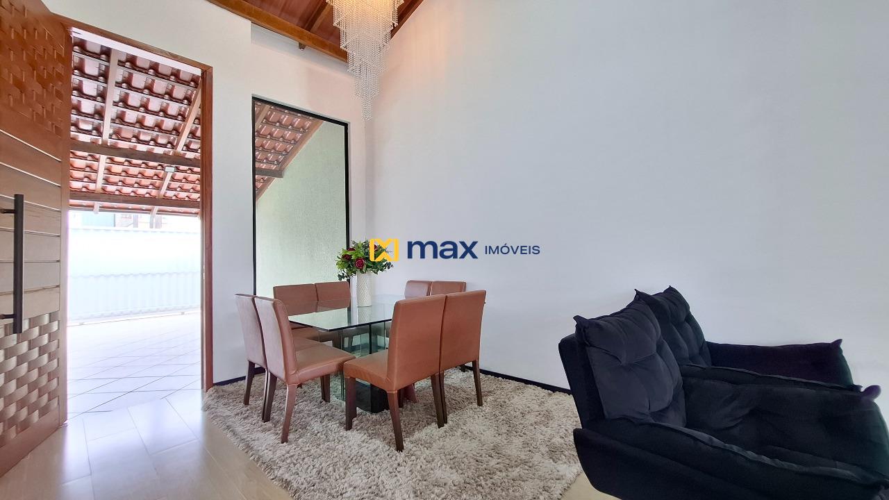 Casa à venda no Cordeiros: Living integrado