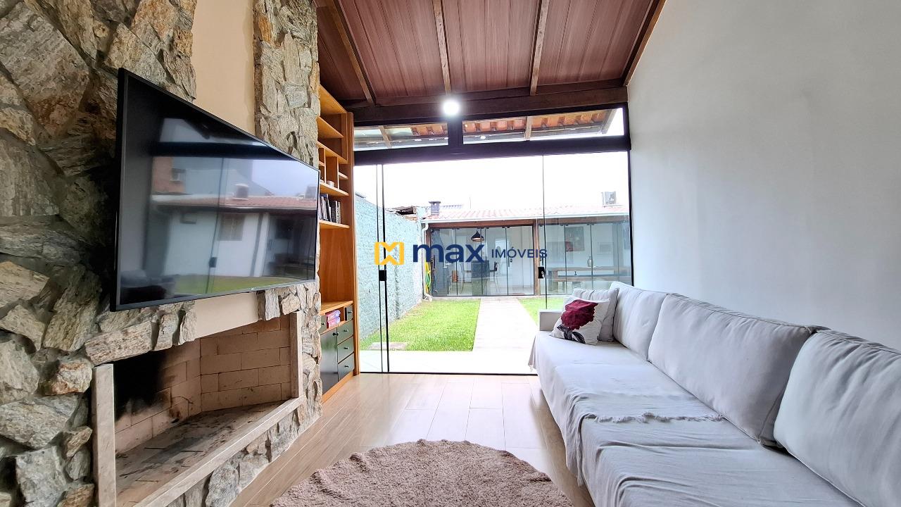 Casa à venda no Cordeiros: Living integrado