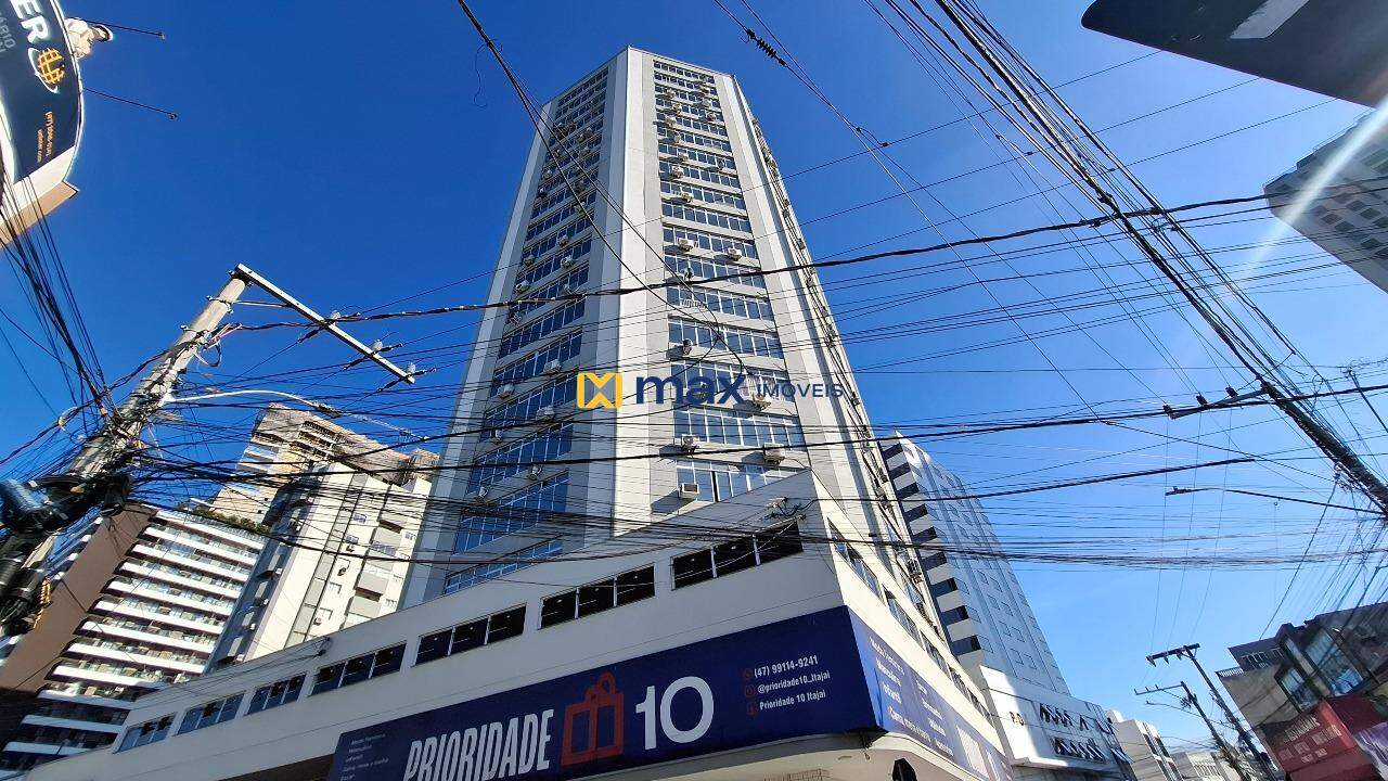 Sala à venda no Centro: Fachada