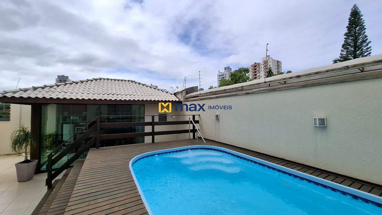 Apartamento à venda no Vila Operária: Piscina