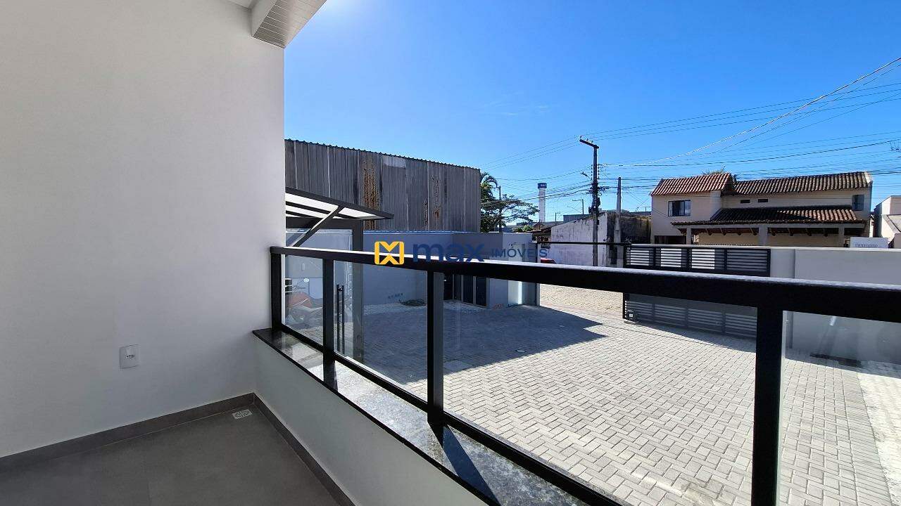 Apartamento à venda no Cordeiros: Sacada com churrasqueira