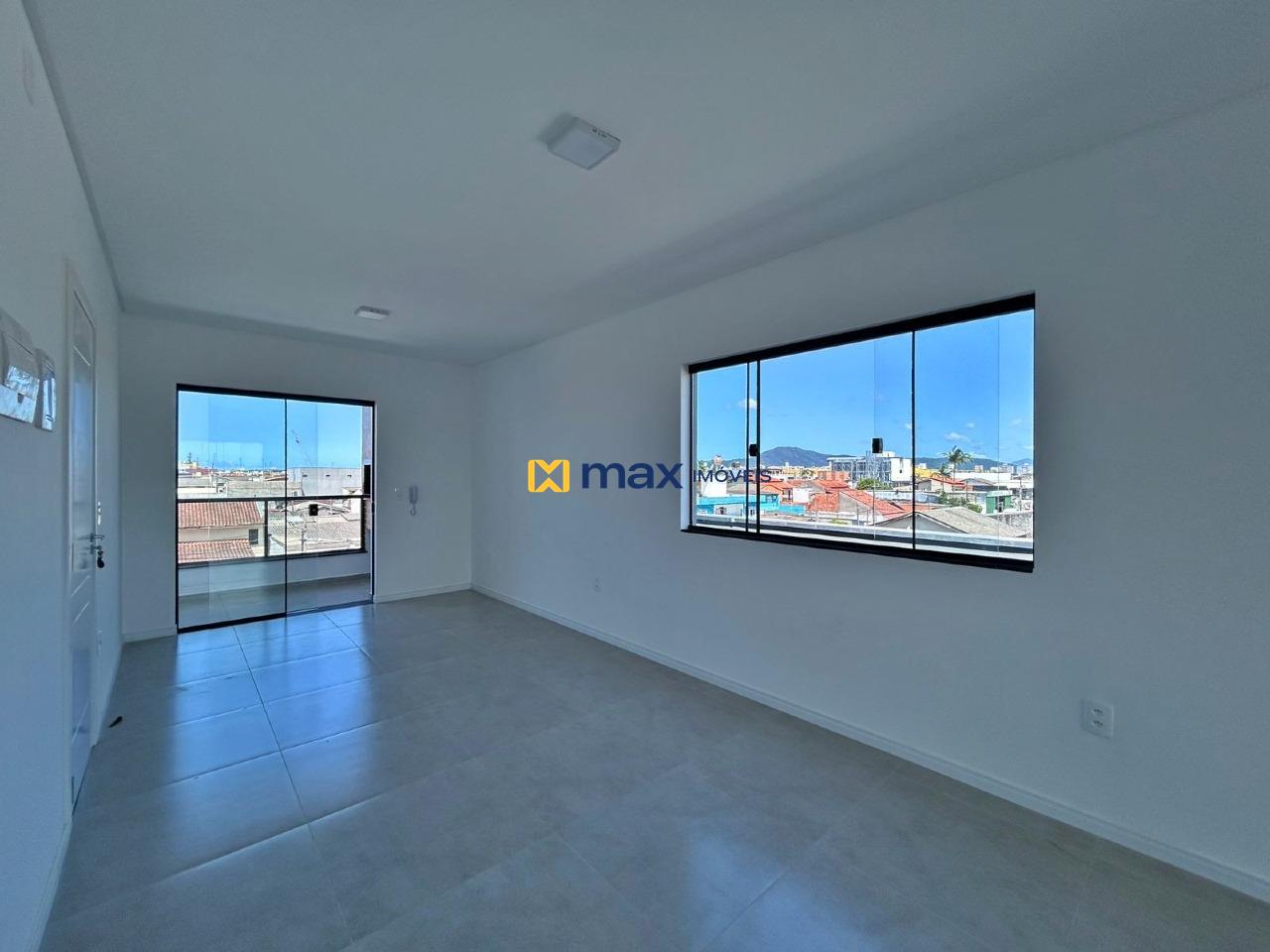 Apartamento à venda no Cordeiros: Sala de estar e TV