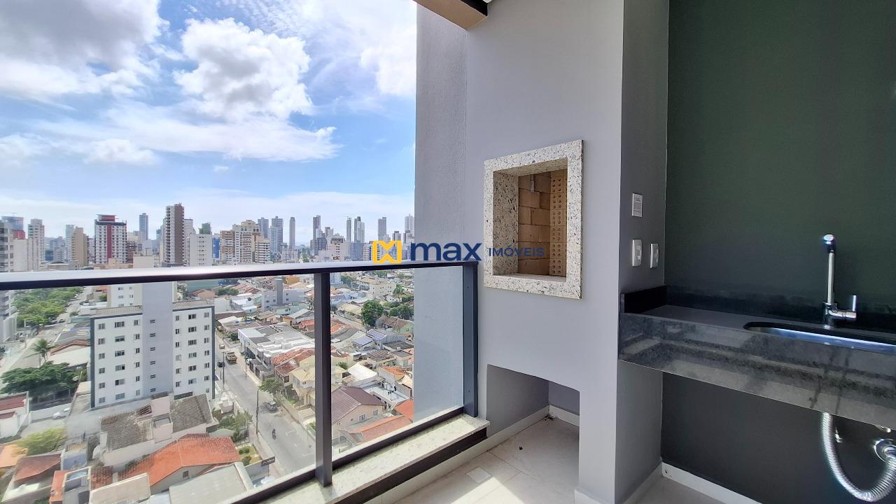 Apartamento à venda no Centro: Sacada com churrasqueira