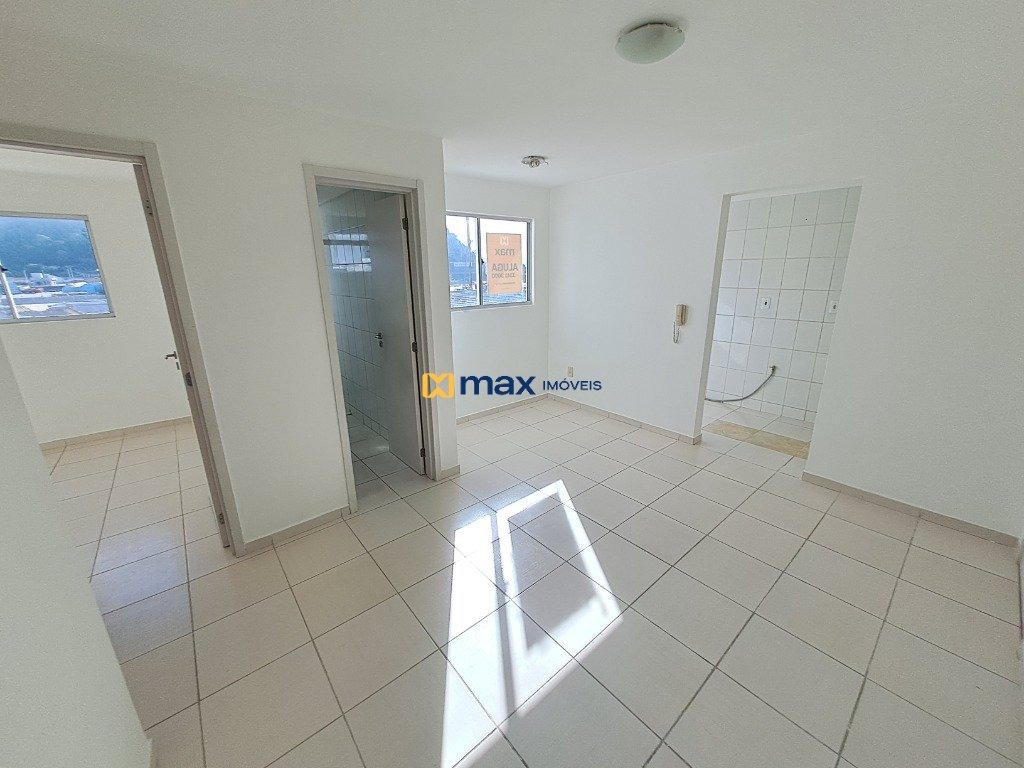 Apartamento para aluguel no Espinheiros: Sala de Estar e Jantar