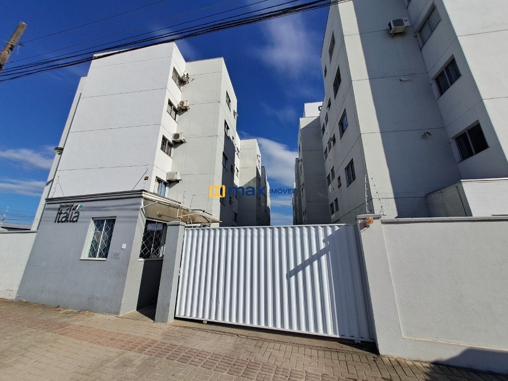 Apartamento para aluguel no Espinheiros: Fachada