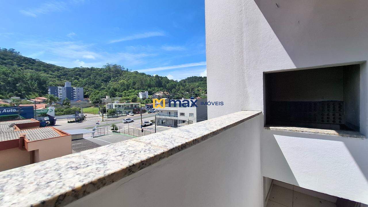 Apartamento à venda no Fazendinha: Sacada com churrasqueira