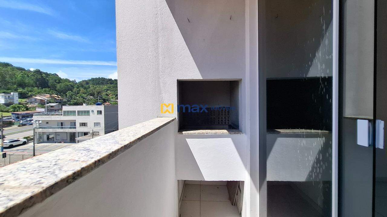 Apartamento à venda no Fazendinha: Sacada com churrasqueira