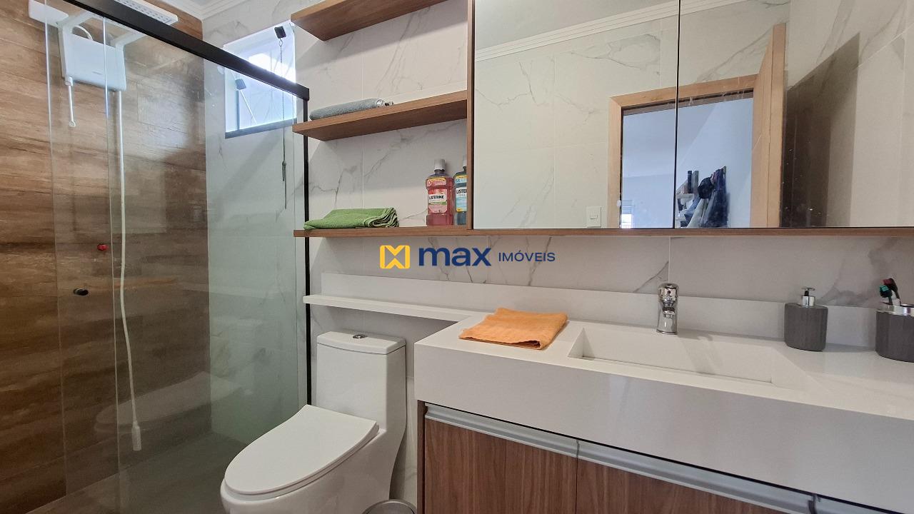 Casa à venda no São João: Banheiro suíte