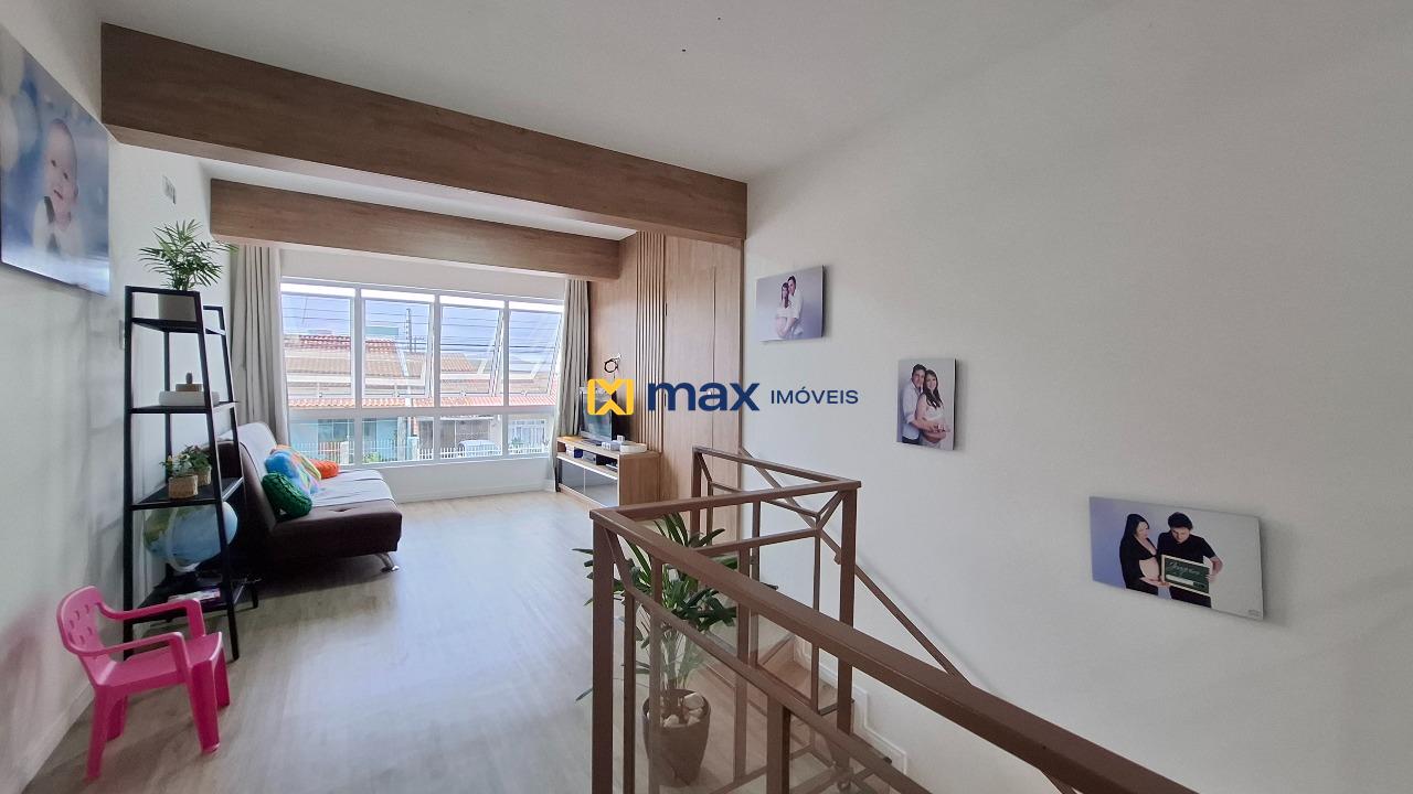 Casa à venda no São João: Sala de estar - 2° piso