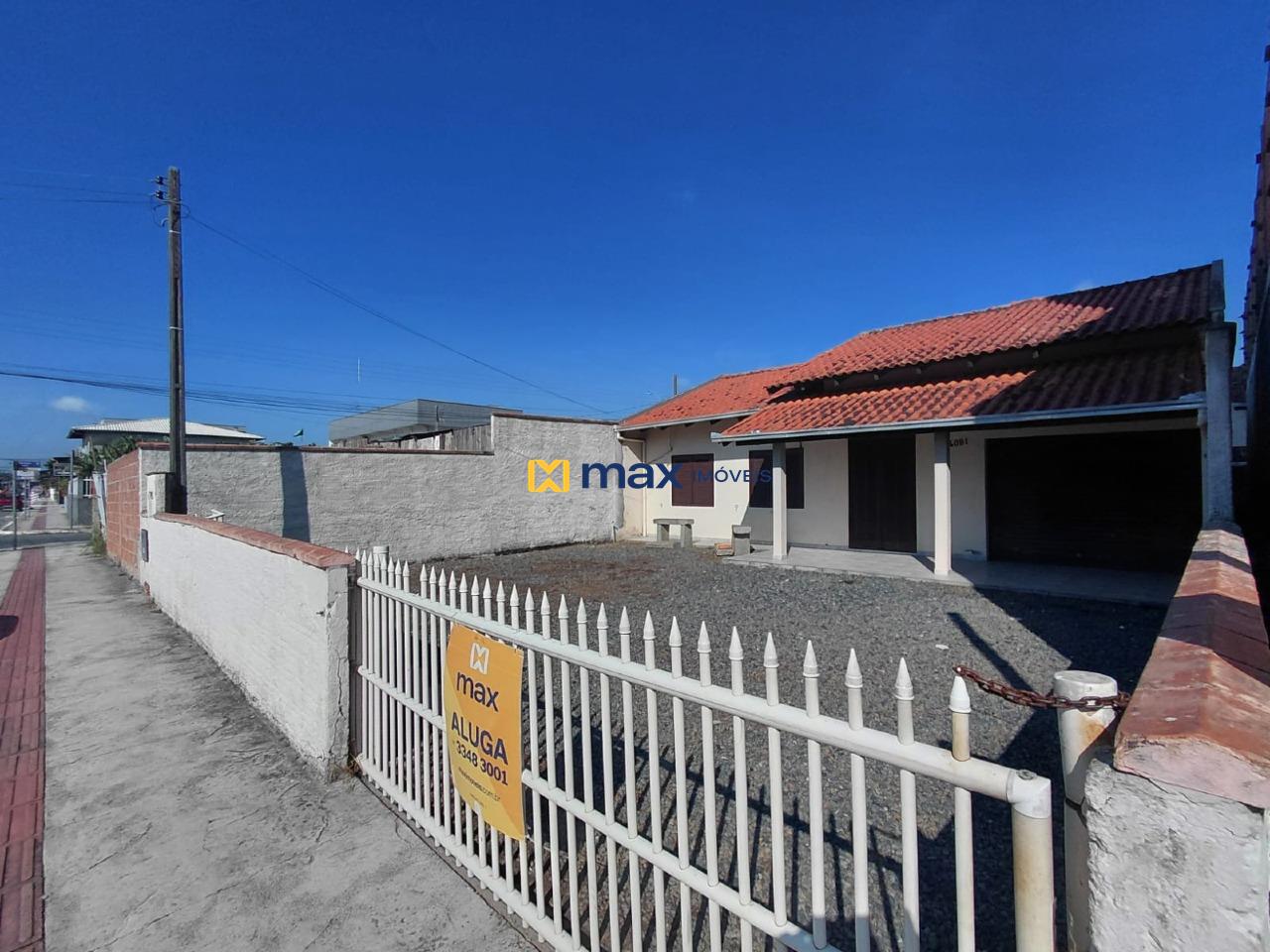 Casa para aluguel no Meia Praia: 