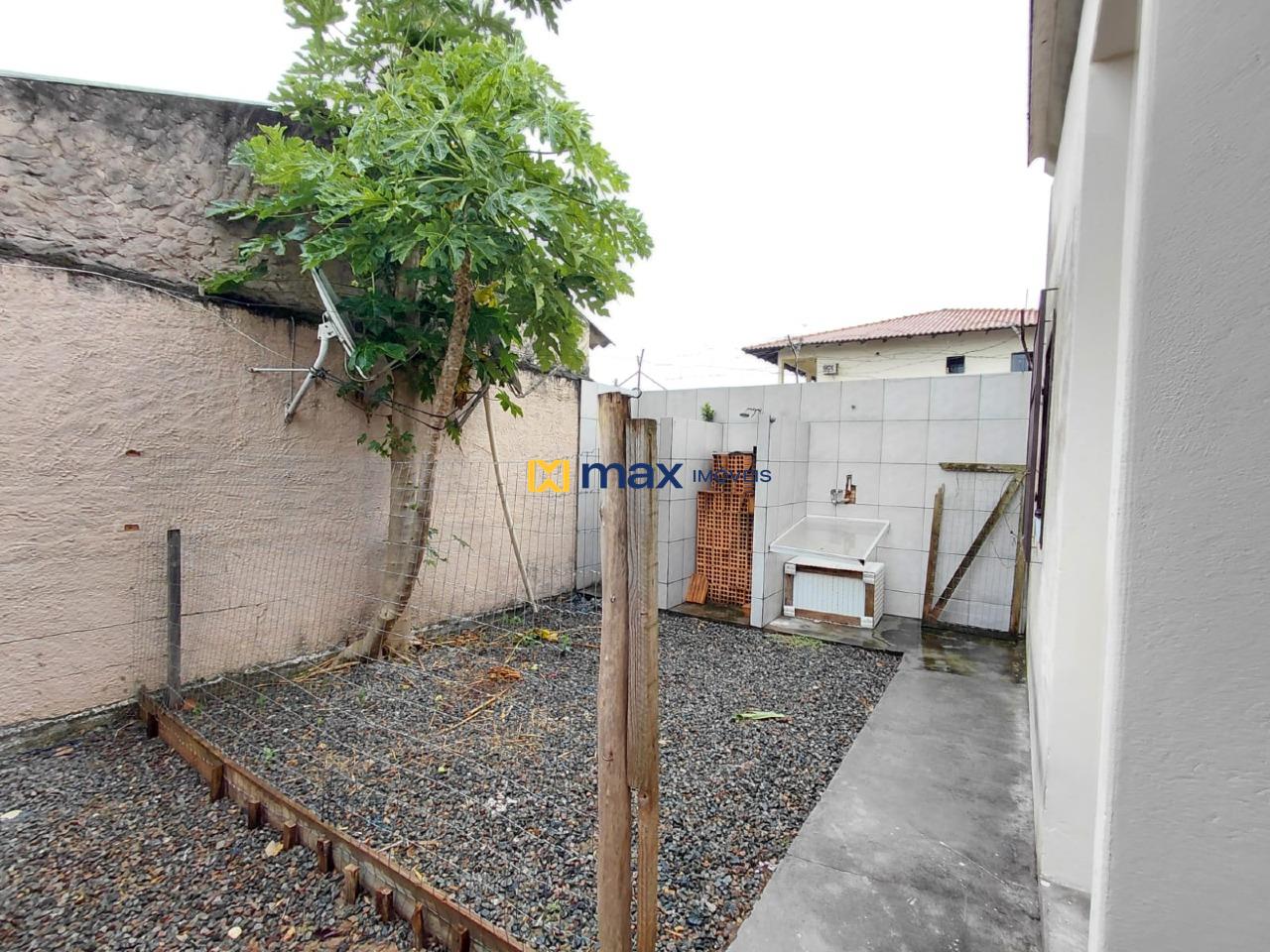 Casa para aluguel no Meia Praia: 