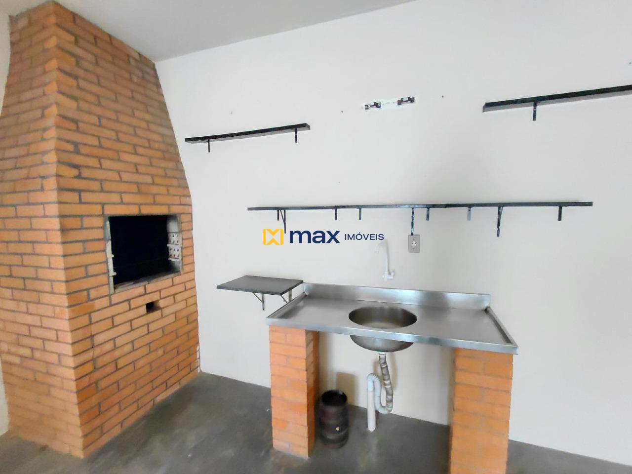 Casa para aluguel no Meia Praia: 