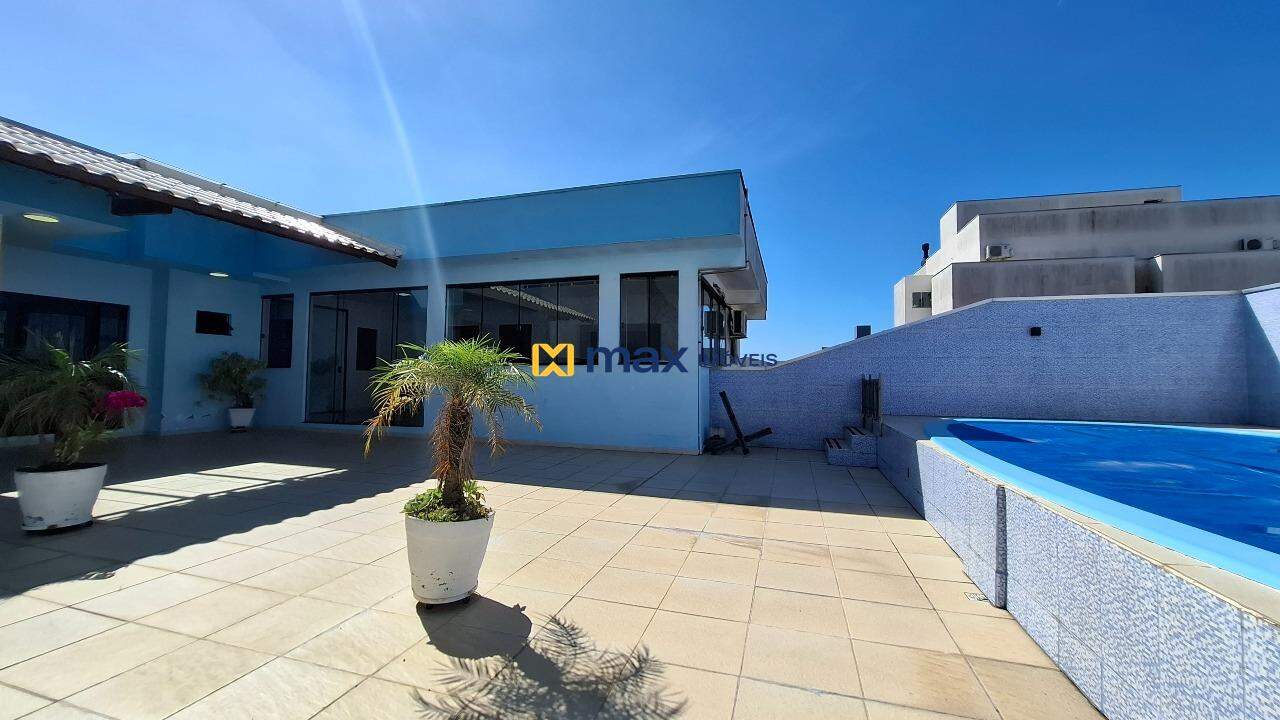 Casa Comercial à venda no São Vicente: Terraço