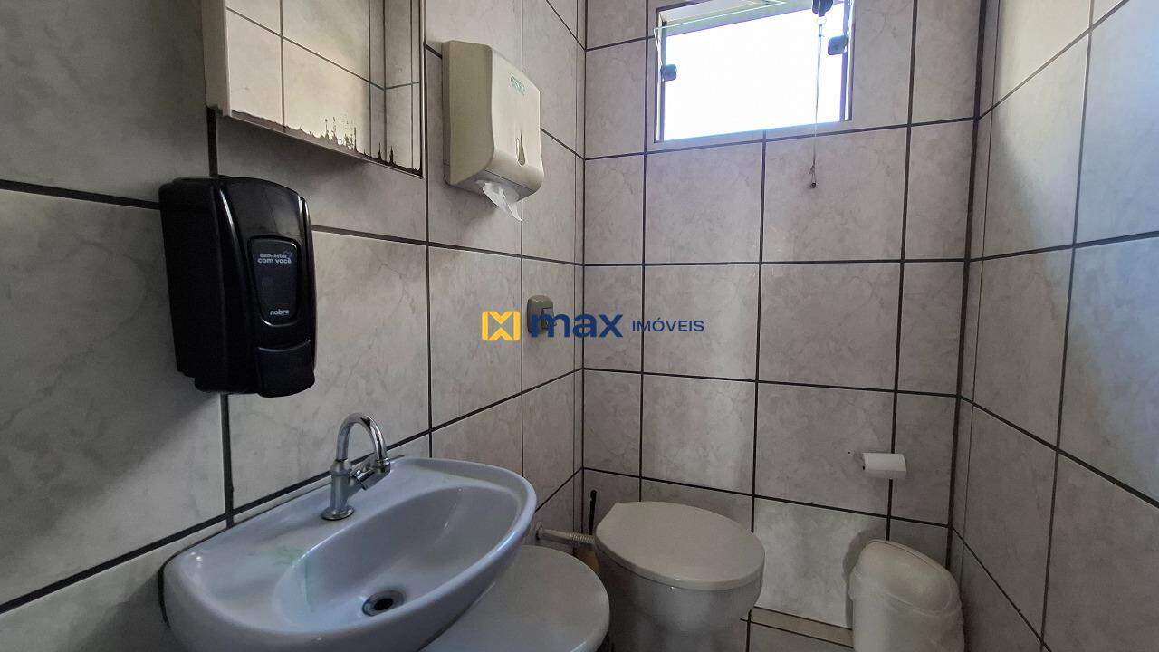 Casa Comercial à venda no São Vicente: Banheiro social - loja