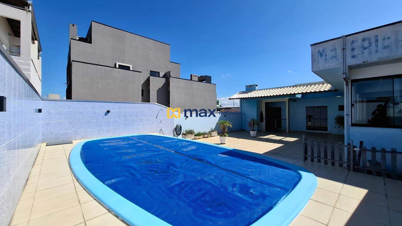 Casa Comercial à venda no São Vicente: Piscina