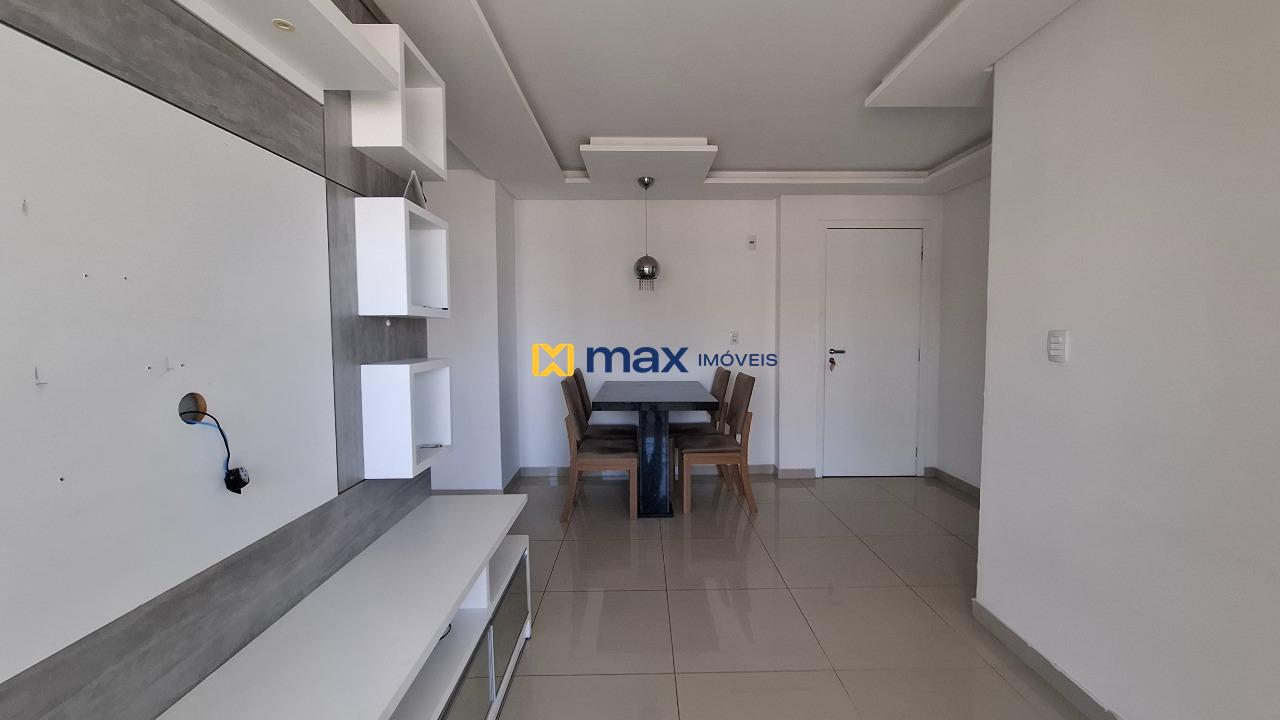 Apartamento para aluguel no Espinheiros: Sala de Estar e Jantar