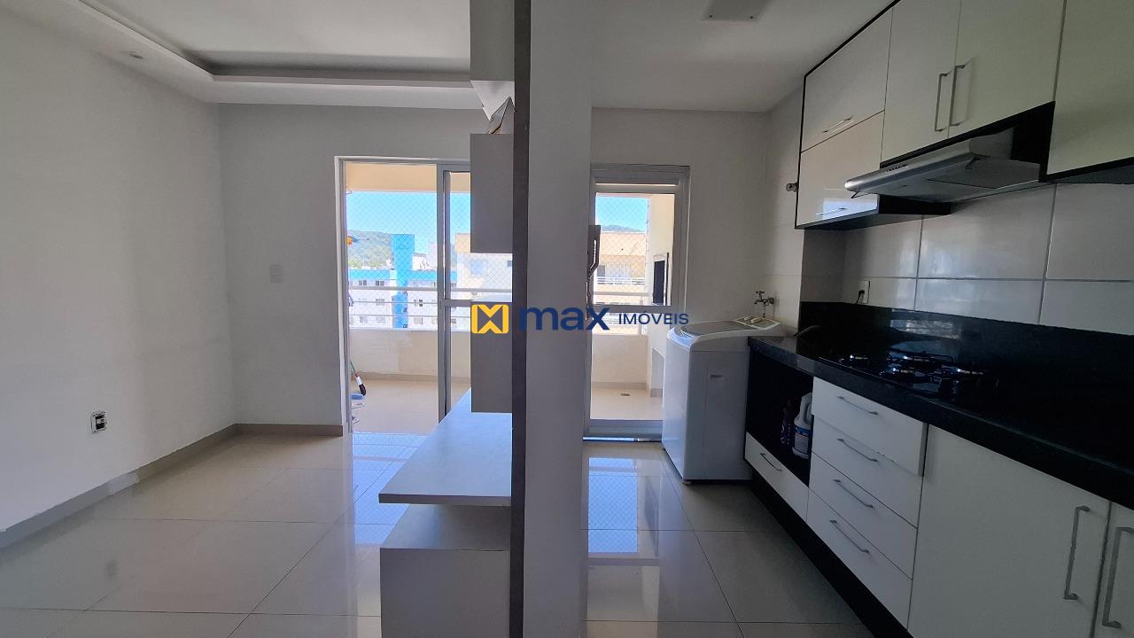 Apartamento para aluguel no Espinheiros: Cozinha/ Lavanderia