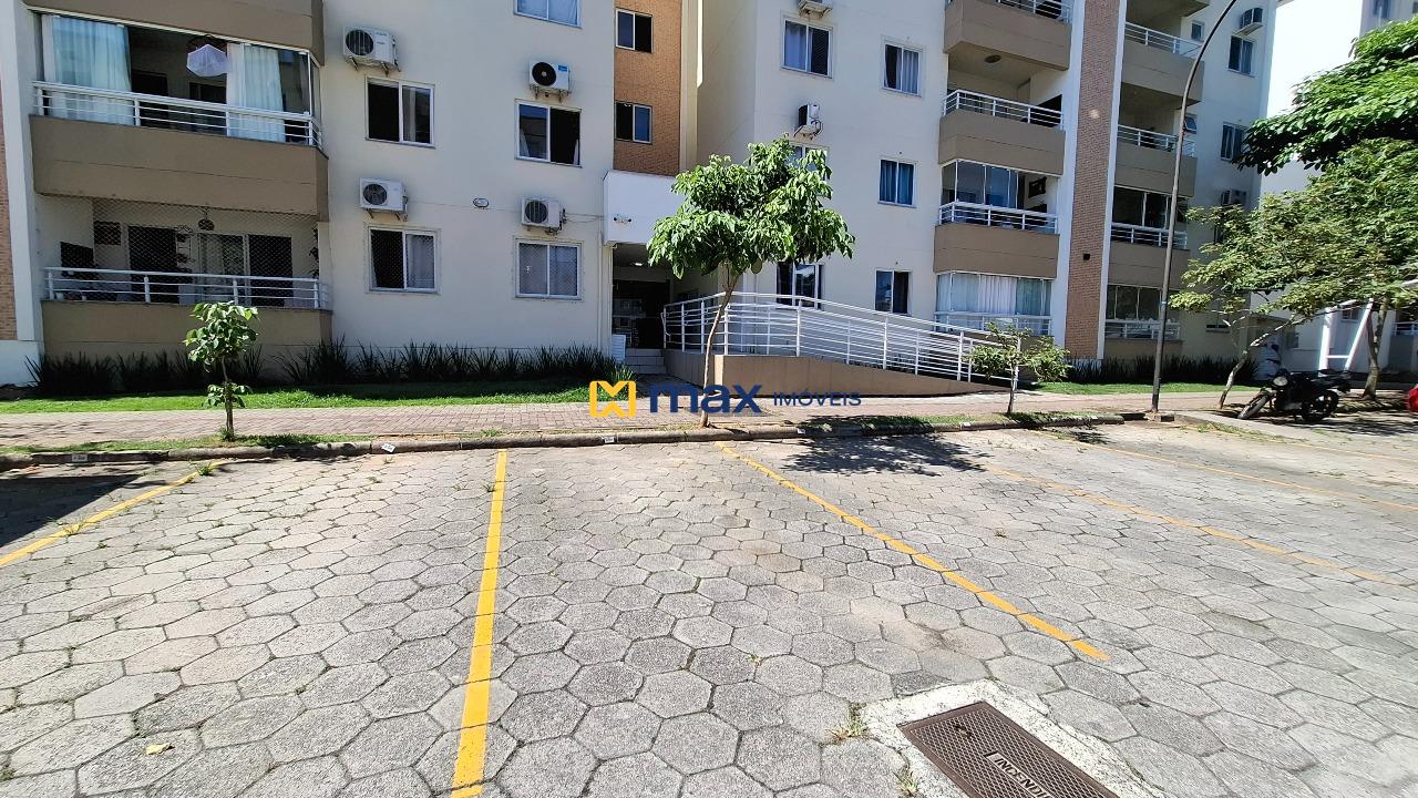 Apartamento para aluguel no Espinheiros: Garagem